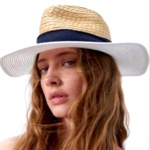Two tone raffia hat.